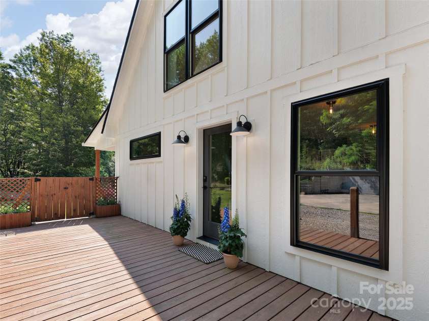 31 Rory Phillips View, Candler, NC 28715.  MLS# CAR4267369, YatesRealty ID 31994. 