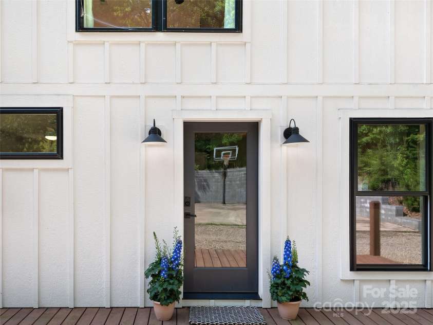 31 Rory Phillips View, Candler, NC 28715.  MLS# CAR4267369, YatesRealty ID 31994. 