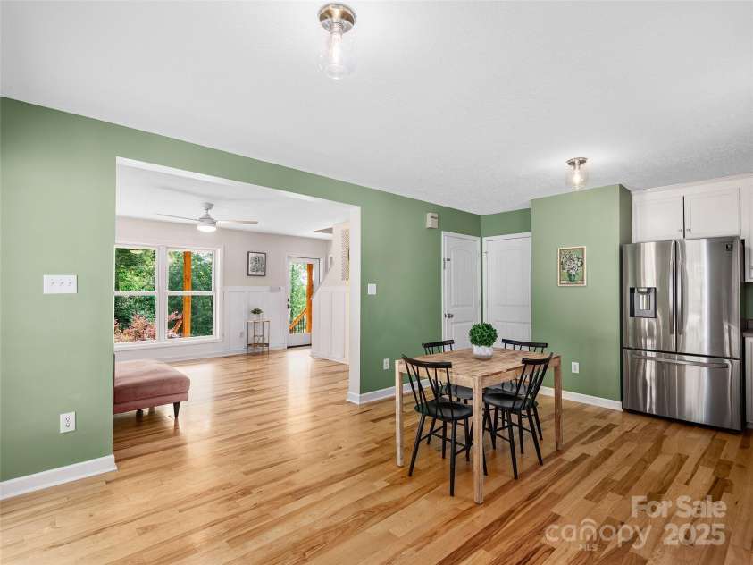 31 Rory Phillips View, Candler, NC 28715.  MLS# CAR4267369, YatesRealty ID 31994. 