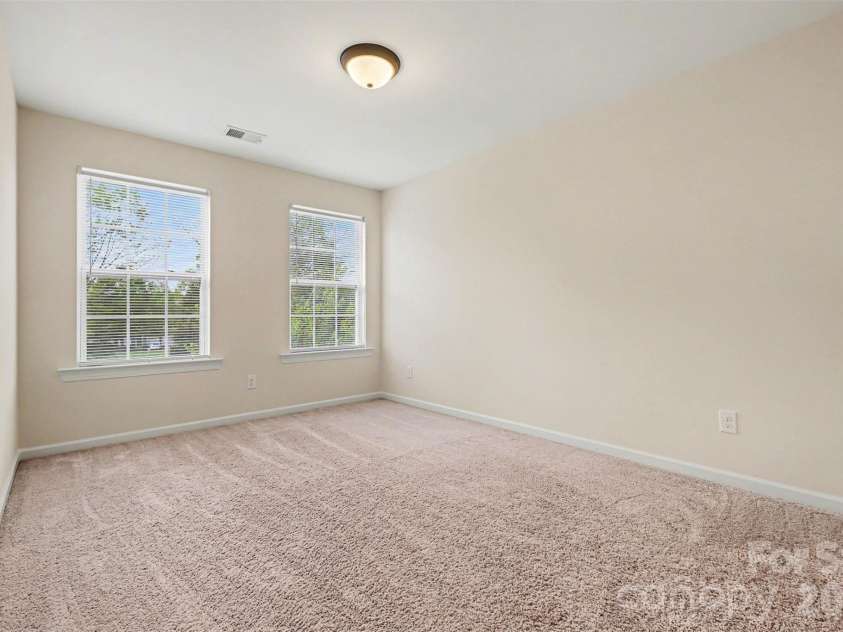 6650 Berewick Commons Parkway, Charlotte, NC 28278.  MLS# CAR4363843, YatesRealty ID 31995. 