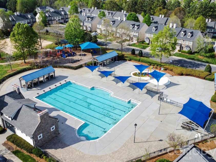 6650 Berewick Commons Parkway, Charlotte, NC 28278.  MLS# CAR4363843, YatesRealty ID 31995. 