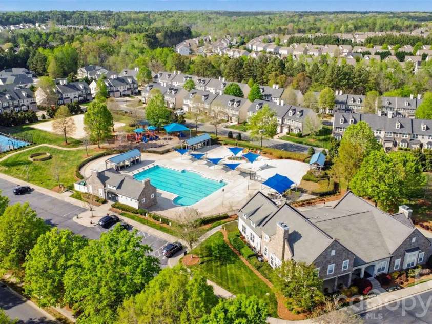 6650 Berewick Commons Parkway, Charlotte, NC 28278.  MLS# CAR4363843, YatesRealty ID 31995. 