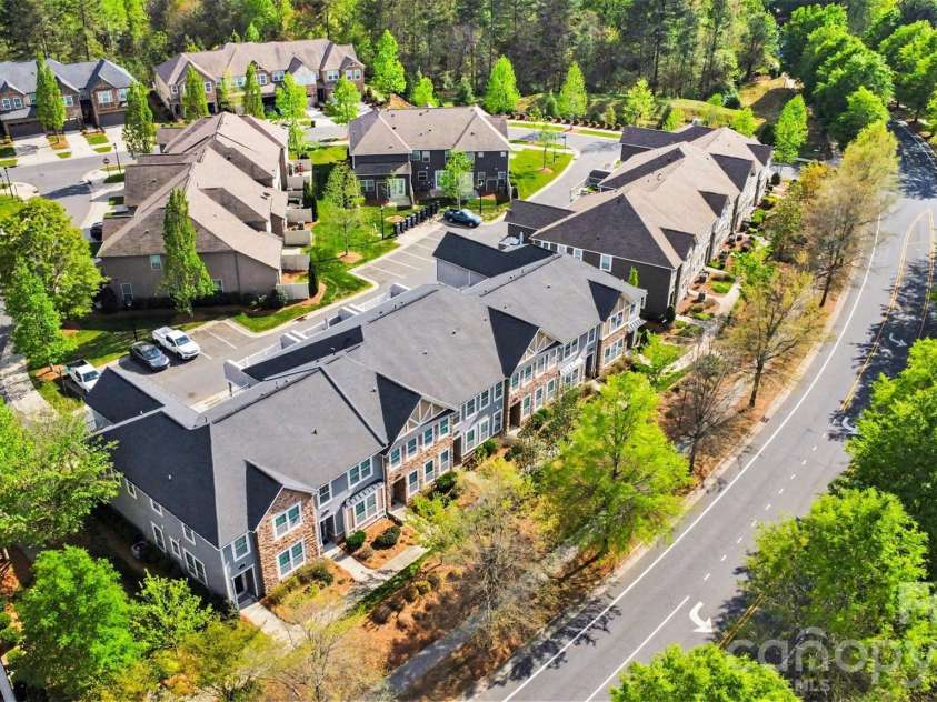 6650 Berewick Commons Parkway, Charlotte, NC 28278.  MLS# CAR4363843, YatesRealty ID 31995. 