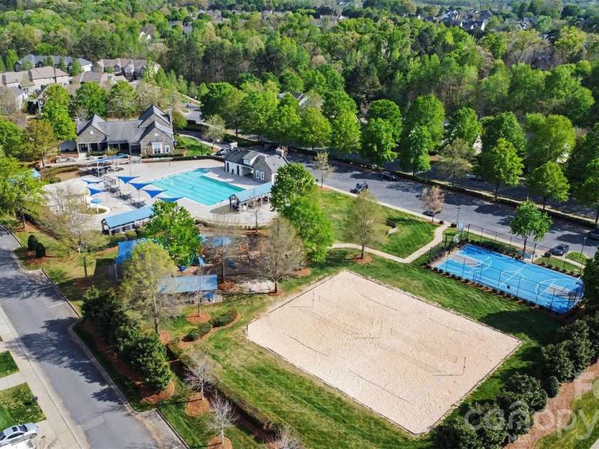 6650 Berewick Commons Parkway, Charlotte, NC 28278.  MLS# CAR4363843, YatesRealty ID 31995. 