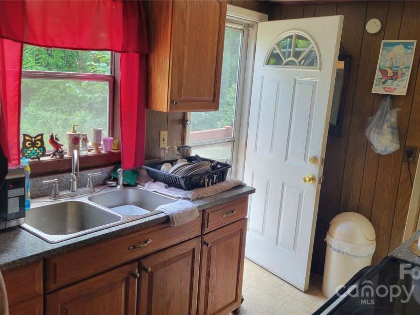 209 Old Mars Hill Highway, Weaverville, NC 28787.  MLS# CAR4291560, YatesRealty ID 31996. 