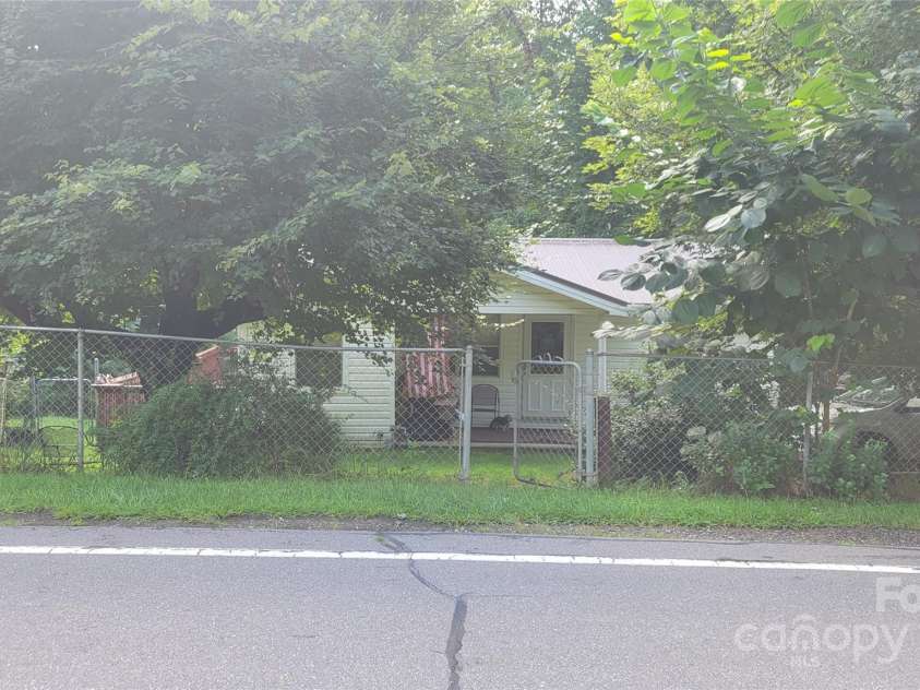 209 Old Mars Hill Highway, Weaverville, NC 28787.  MLS# CAR4291560, YatesRealty ID 31996. 