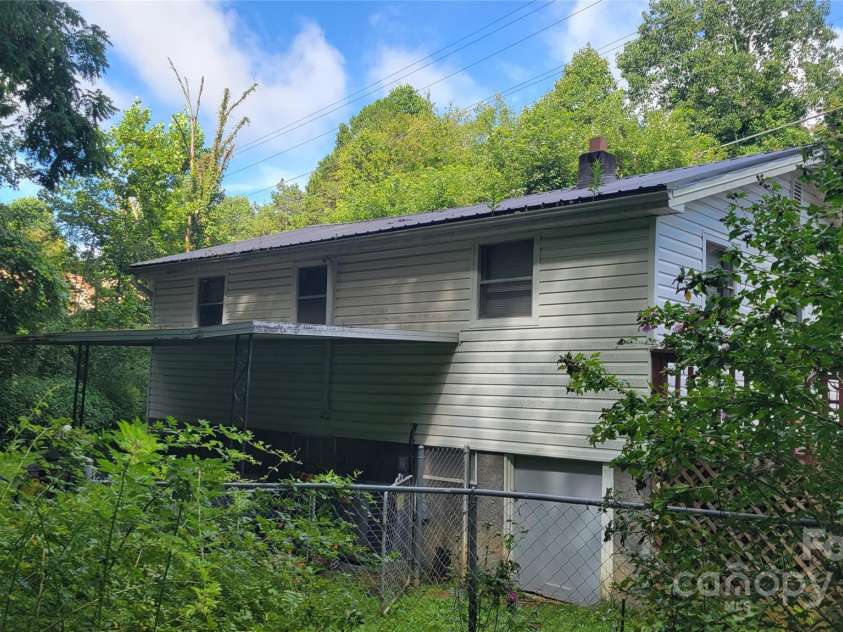 209 Old Mars Hill Highway, Weaverville, NC 28787.  MLS# CAR4291560, YatesRealty ID 31996. 