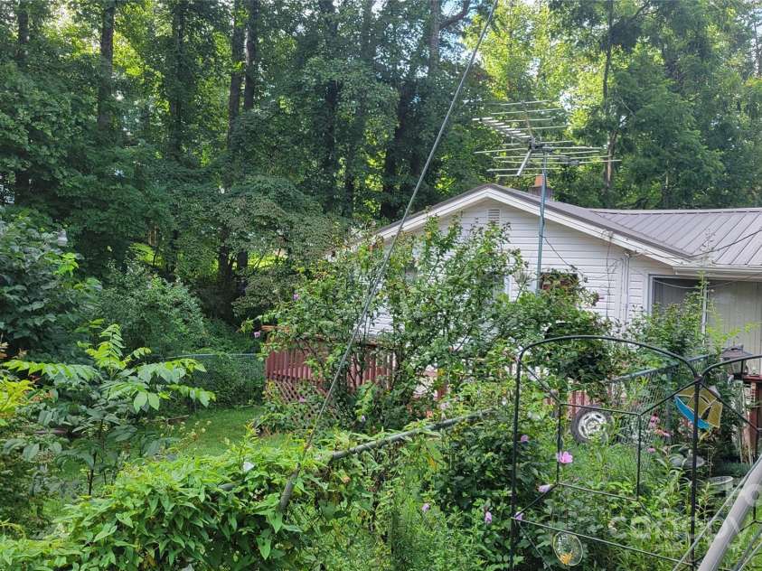 209 Old Mars Hill Highway, Weaverville, NC 28787.  MLS# CAR4291560, YatesRealty ID 31996. 