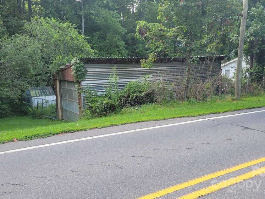 209 Old Mars Hill Highway, Weaverville, NC 28787.  MLS# CAR4291560, YatesRealty ID 31996. 