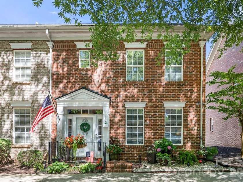 142 Singleton Road, Mooresville, NC 28117.  MLS# CAR4389411, YatesRealty ID 31997. 