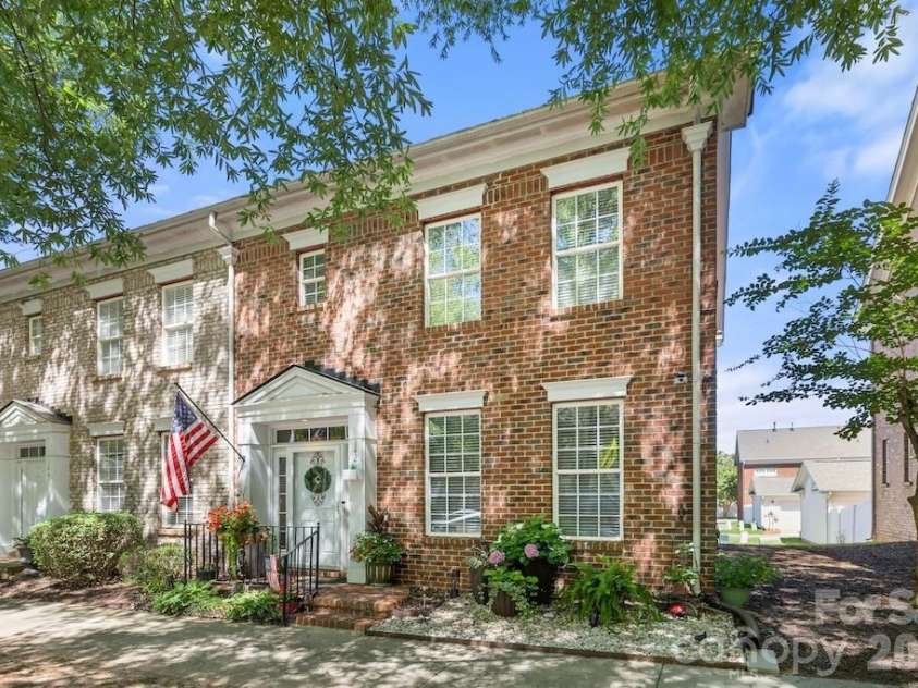 142 Singleton Road, Mooresville, NC 28117.  MLS# CAR4389411, YatesRealty ID 31997. 