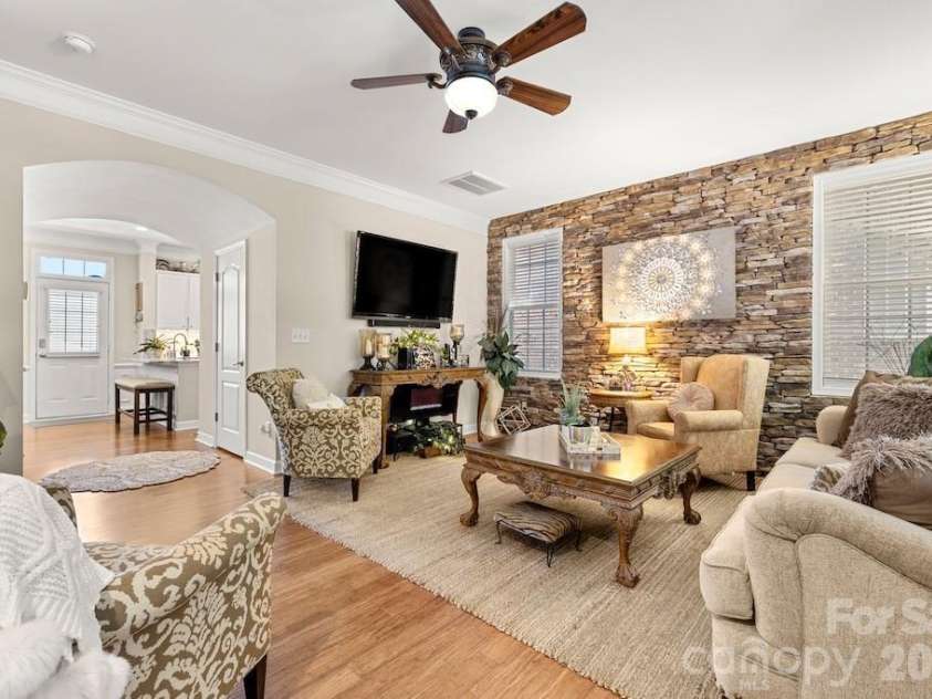 142 Singleton Road, Mooresville, NC 28117.  MLS# CAR4389411, YatesRealty ID 31997. 