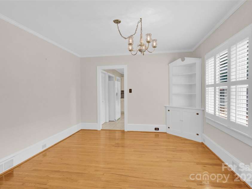 824 Davie Avenue, Statesville, NC 28677.  MLS# CAR4288136, YatesRealty ID 31997. Dining Room