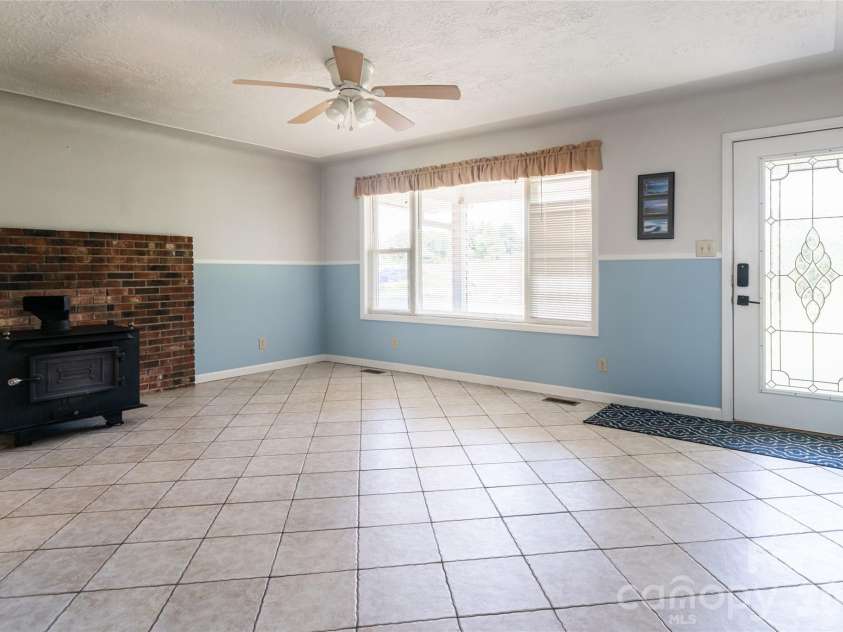 2800 Coxe Road, Tryon, NC 28782.  MLS# CAR4394414, YatesRealty ID 31998. 