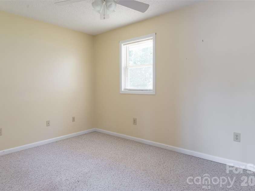 2800 Coxe Road, Tryon, NC 28782.  MLS# CAR4394414, YatesRealty ID 31998. 