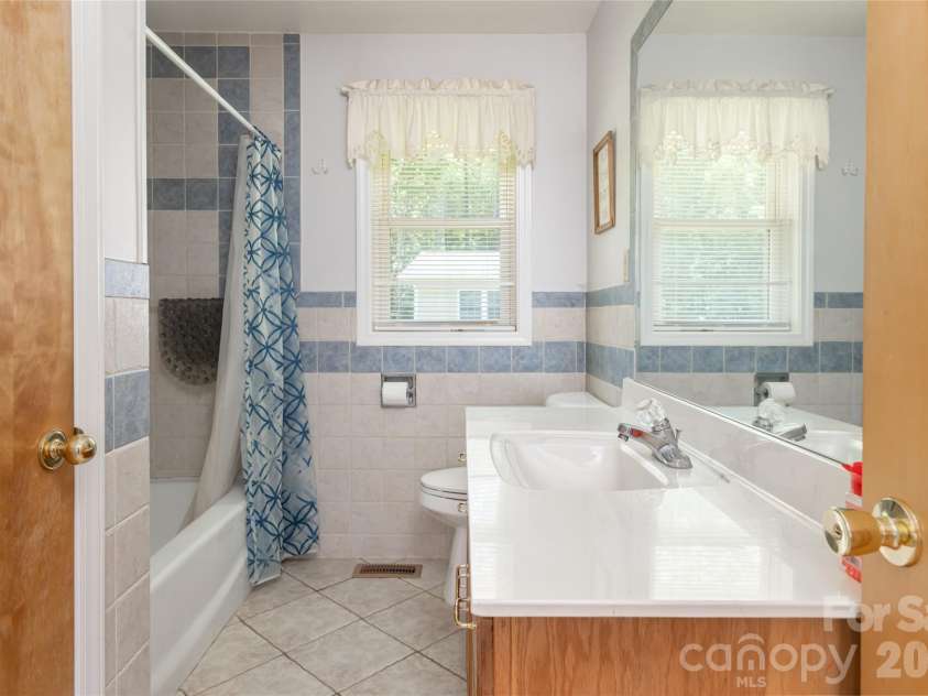 2800 Coxe Road, Tryon, NC 28782.  MLS# CAR4394414, YatesRealty ID 31998. 