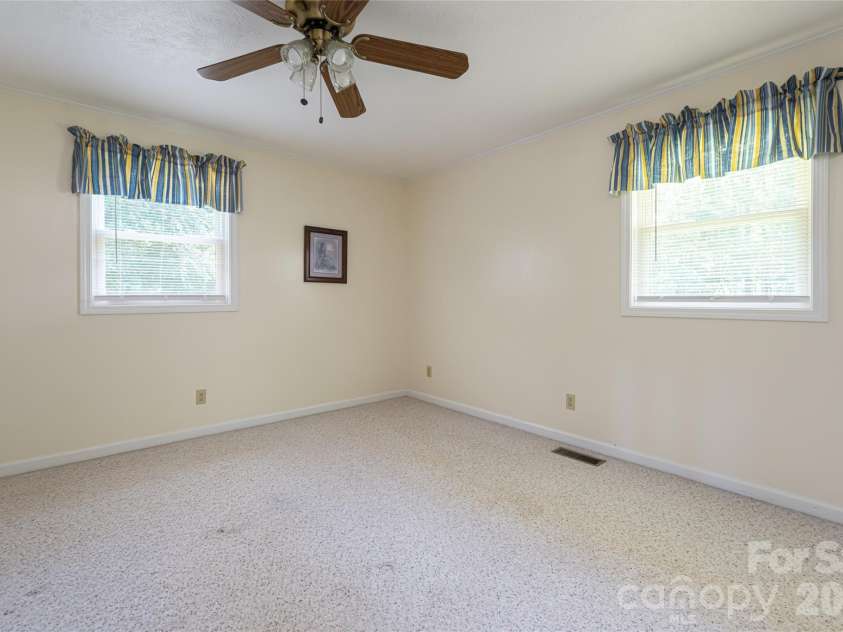 2800 Coxe Road, Tryon, NC 28782.  MLS# CAR4394414, YatesRealty ID 31998. 