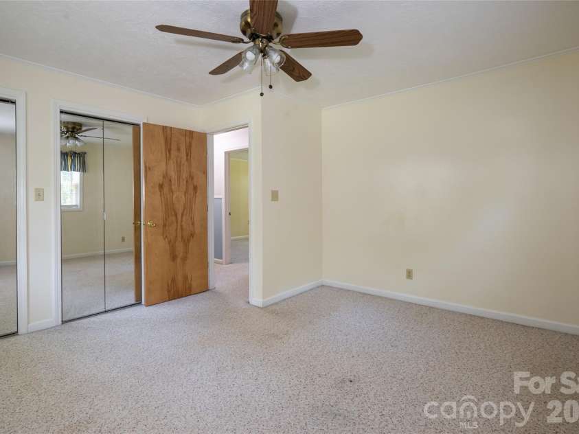 2800 Coxe Road, Tryon, NC 28782.  MLS# CAR4394414, YatesRealty ID 31998. 