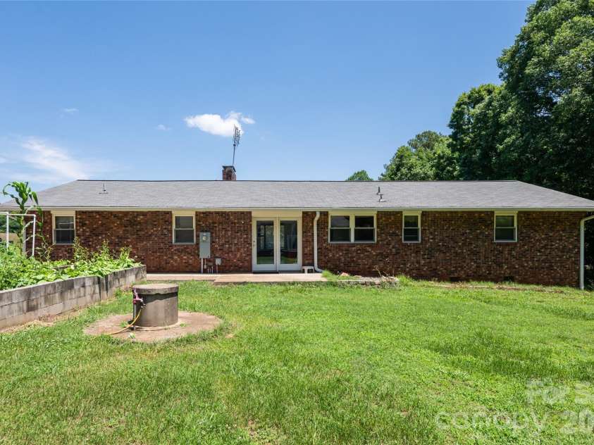 2800 Coxe Road, Tryon, NC 28782.  MLS# CAR4394414, YatesRealty ID 31998. 