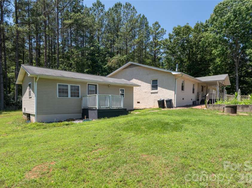 2800 Coxe Road, Tryon, NC 28782.  MLS# CAR4394414, YatesRealty ID 31998. 