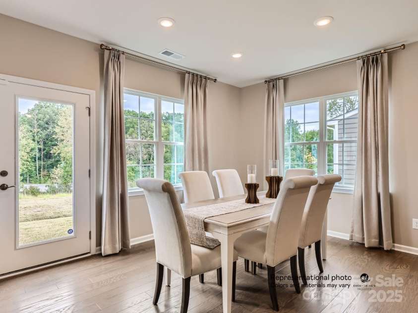 6454 Fairfax Court, Maiden, NC 28650.  MLS# CAR4291209, YatesRealty ID 31998. Breakfast Area