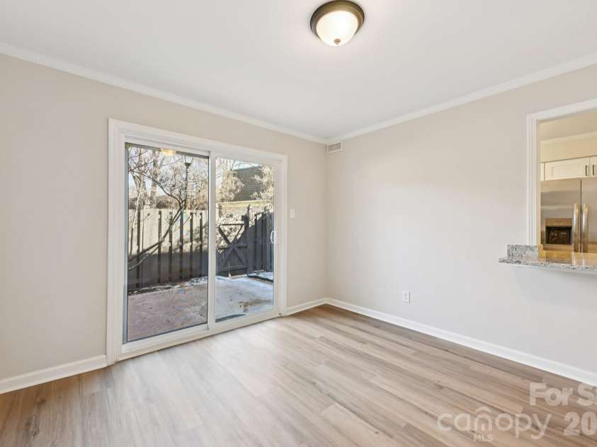 2231 Rexford Road, Charlotte, NC 28211.  MLS# CAR4341179, YatesRealty ID 31999. 