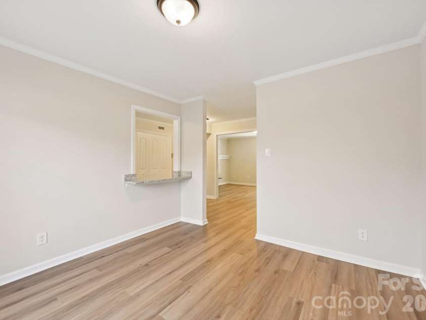 2231 Rexford Road, Charlotte, NC 28211.  MLS# CAR4341179, YatesRealty ID 31999. 