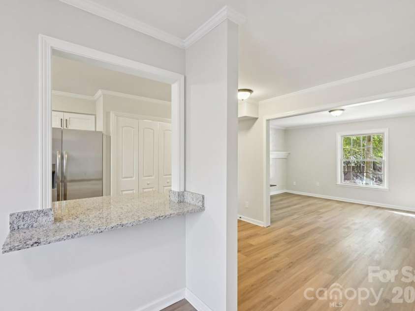 2231 Rexford Road, Charlotte, NC 28211.  MLS# CAR4341179, YatesRealty ID 31999. 