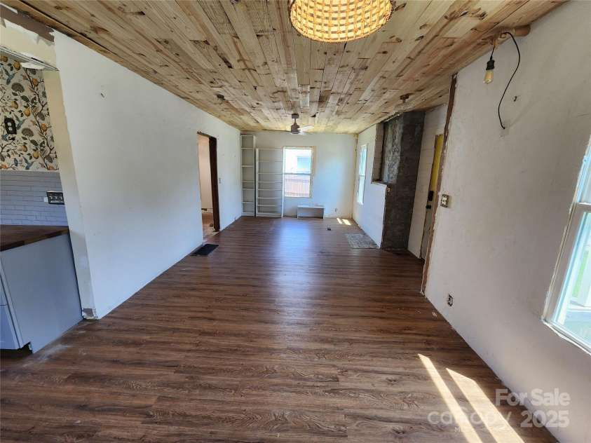 1004 Ridge Avenue, Kannapolis, NC 28083.  MLS# CAR4273566, YatesRealty ID 32. 