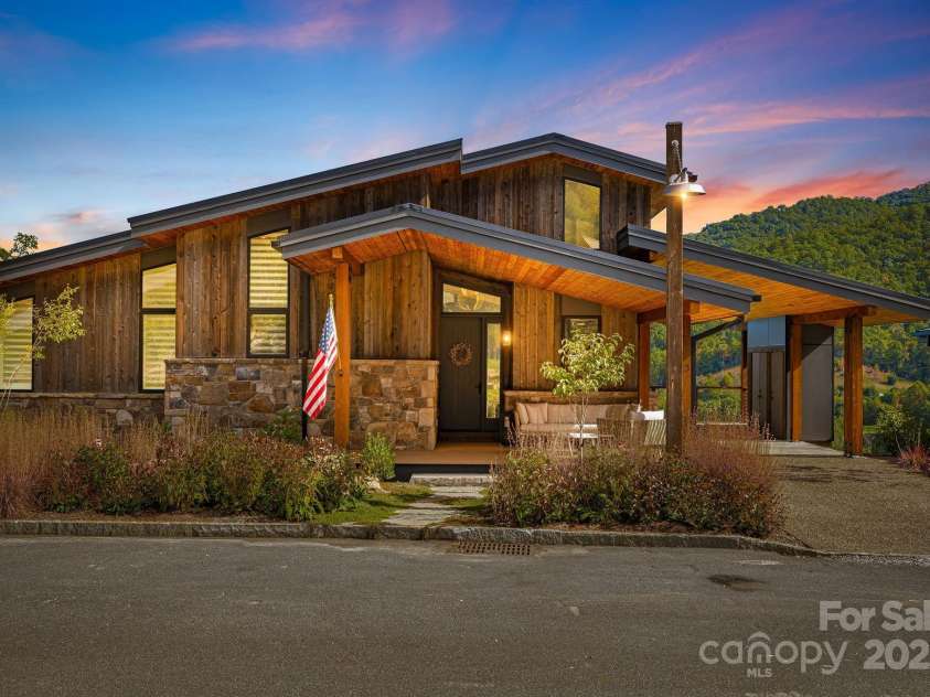 13 Switchgrass Lane, Sylva, NC 28779.  MLS# CAR4307384, YatesRealty ID 320. 