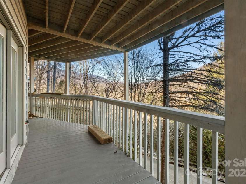 179 South Toe River Road, Burnsville, NC 28714.  MLS# CAR4210186, YatesRealty ID 3200. Bottom Level Deck