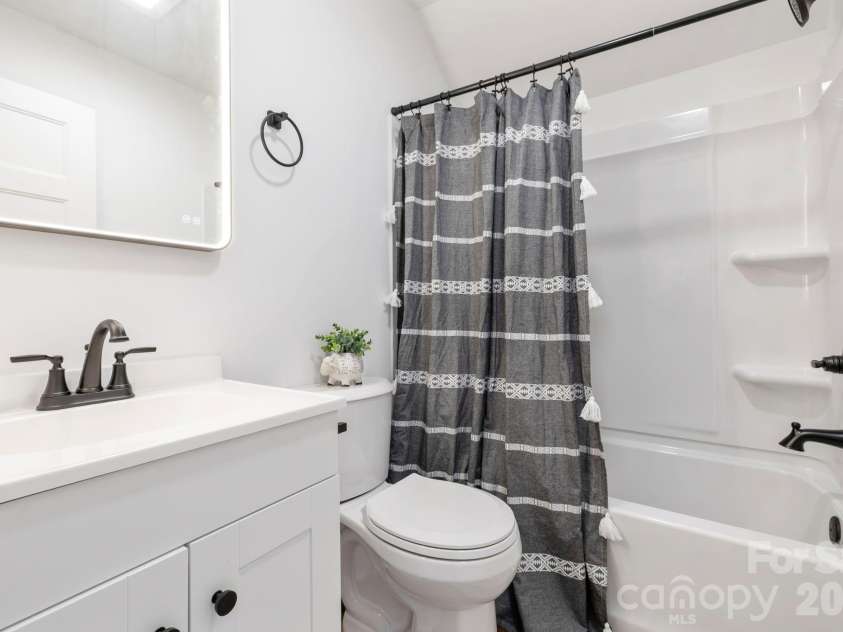 205 Southern Charm Road, Arden, NC 28704.  MLS# CAR4327536, YatesRealty ID 3200. Upper Level Bath