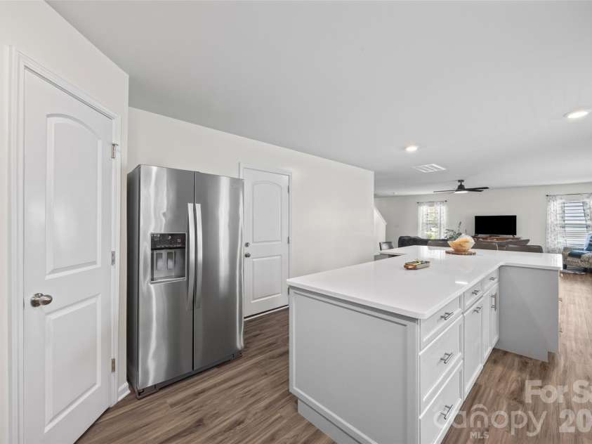 1736 Rhynes Trail, Rock Hill, SC 29732.  MLS# CAR4391530, YatesRealty ID 32000. Kitchen