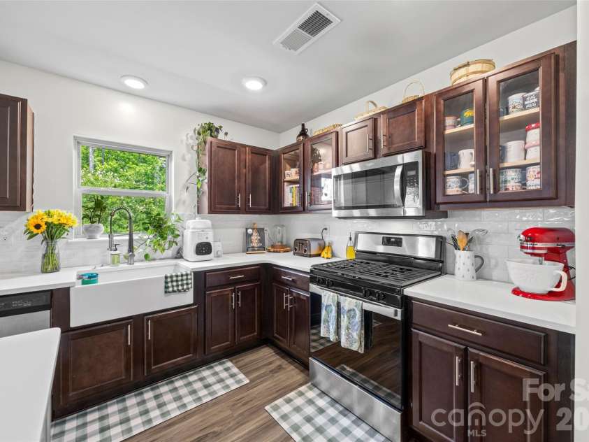 1736 Rhynes Trail, Rock Hill, SC 29732.  MLS# CAR4391530, YatesRealty ID 32000. Kitchen