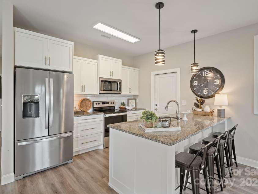 2636 2nd Street, Hickory, NC 28601.  MLS# CAR4284579, YatesRealty ID 32000. 