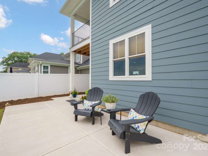 2636 2nd Street, Hickory, NC 28601.  MLS# CAR4284579, YatesRealty ID 32000. 