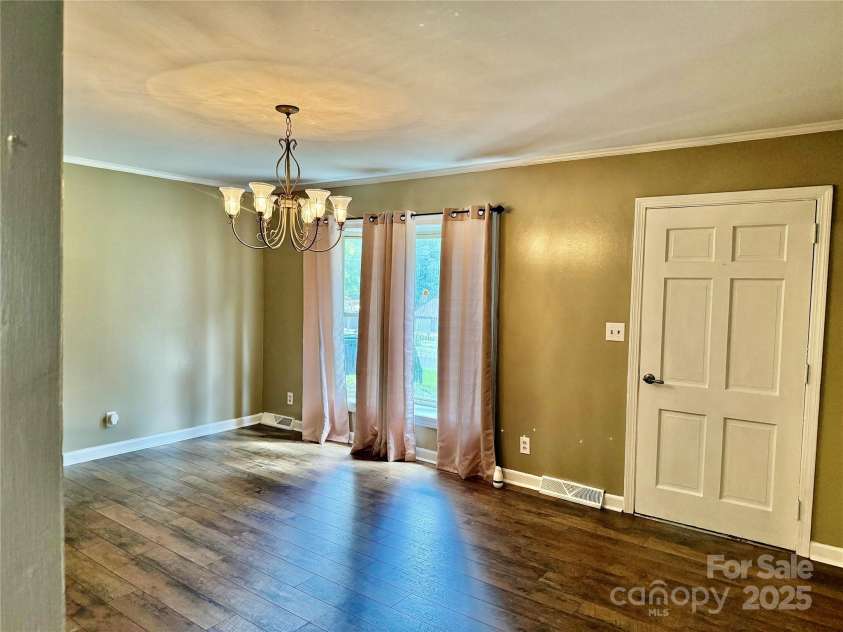 415 Poplar Street, Stanley, NC 28164.  MLS# CAR4284388, YatesRealty ID 32001. 