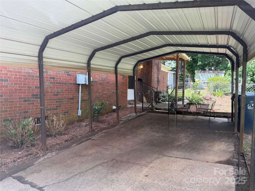 415 Poplar Street, Stanley, NC 28164.  MLS# CAR4284388, YatesRealty ID 32001. 