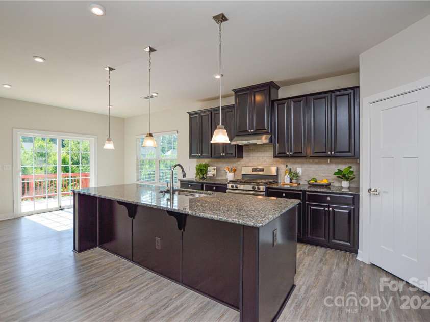 128 Tetcott Street, Mooresville, NC 28115.  MLS# CAR4283720, YatesRealty ID 32002. Large Island With Breakfast Bar