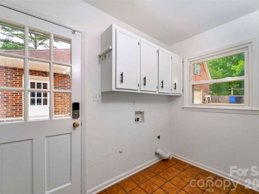 1025 Magnolia Street, Mooresville, NC 28115.  MLS# CAR4392320, YatesRealty ID 32003. 