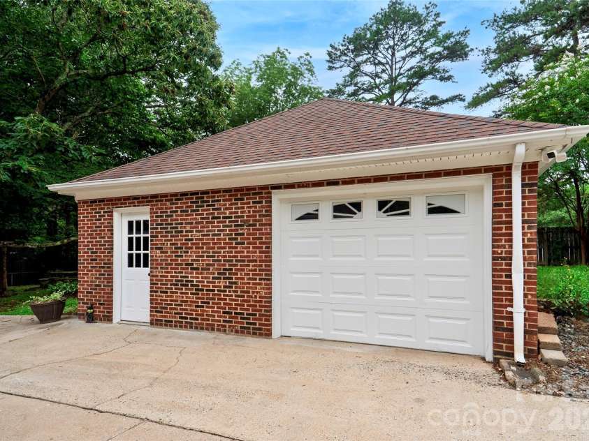 1025 Magnolia Street, Mooresville, NC 28115.  MLS# CAR4392320, YatesRealty ID 32003. 