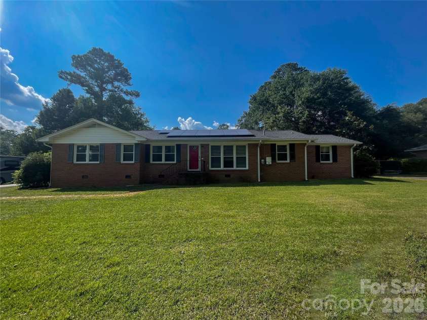 14 Hamden Circle, Cheraw, SC 29520.  MLS# CAR4393268, YatesRealty ID 32004. 