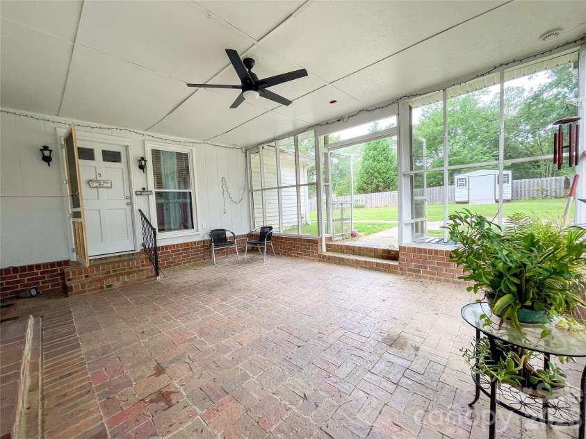 14 Hamden Circle, Cheraw, SC 29520.  MLS# CAR4393268, YatesRealty ID 32004. 