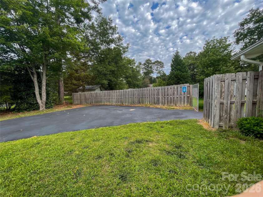 14 Hamden Circle, Cheraw, SC 29520.  MLS# CAR4393268, YatesRealty ID 32004. 
