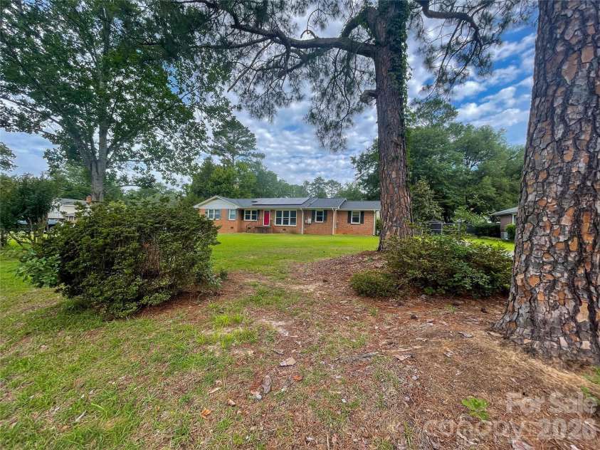 14 Hamden Circle, Cheraw, SC 29520.  MLS# CAR4393268, YatesRealty ID 32004. 