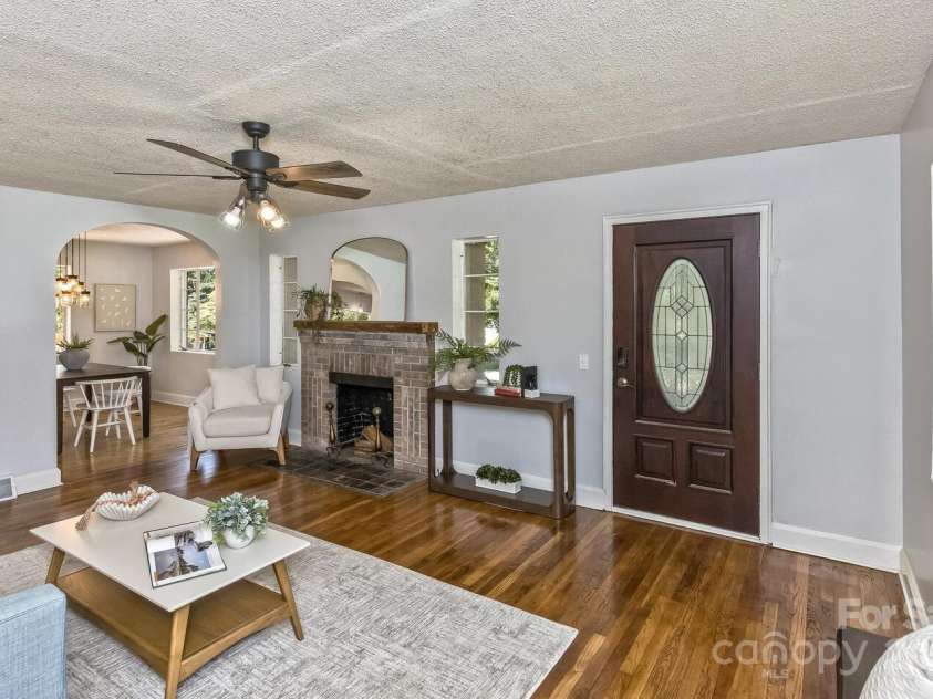 39 Nix Road, Hendersonville, NC 28792.  MLS# CAR4278502, YatesRealty ID 32004. 