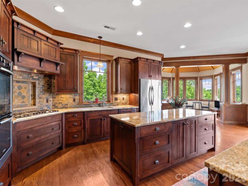 276 Stone Valley Way, Hendersonville, NC 28792.  MLS# CAR4356812, YatesRealty ID 32007. 