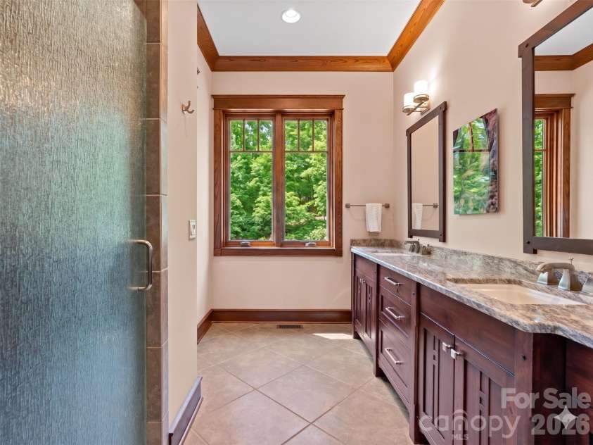 276 Stone Valley Way, Hendersonville, NC 28792.  MLS# CAR4356812, YatesRealty ID 32007. Primary Bath