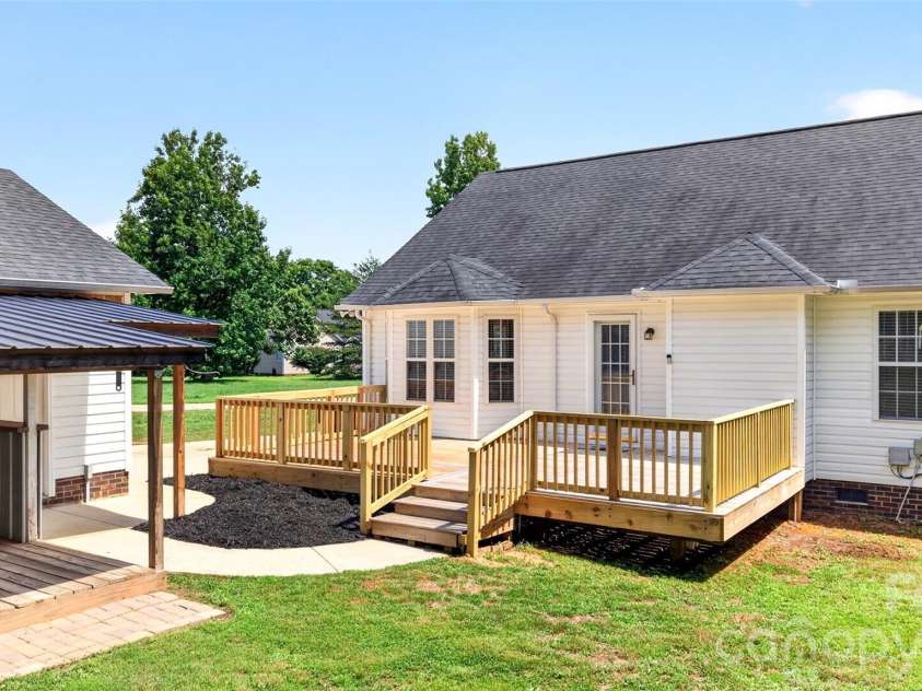 4583 Shawnee Court, Maiden, NC 28650.  MLS# CAR4386002, YatesRealty ID 32009. 