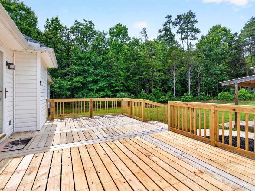 4583 Shawnee Court, Maiden, NC 28650.  MLS# CAR4386002, YatesRealty ID 32009. 